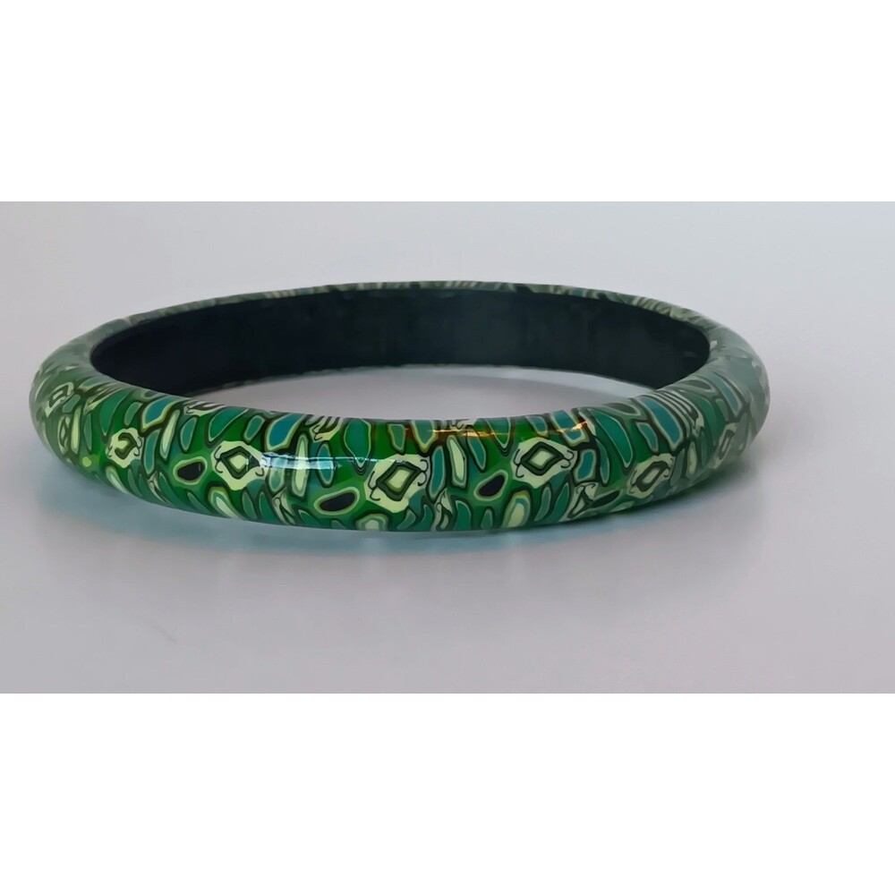 Unique Vintage Unsigned Artisan Vibrant Shades Of Green Bangle Bracelet 8 in